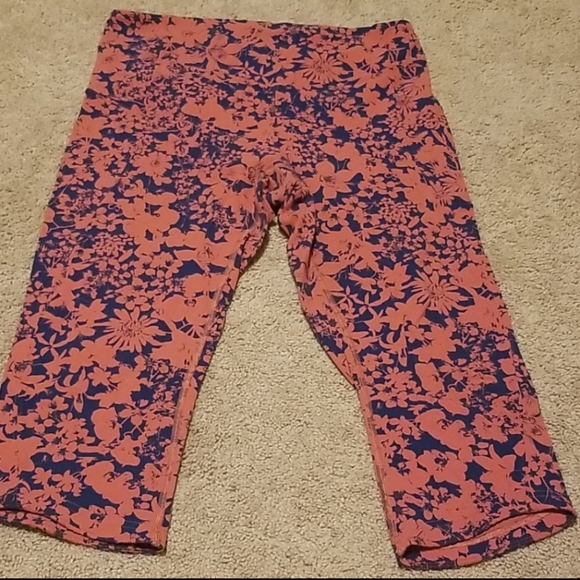 Lululemon Align Capris Size 12 - Picture 5 of 5
